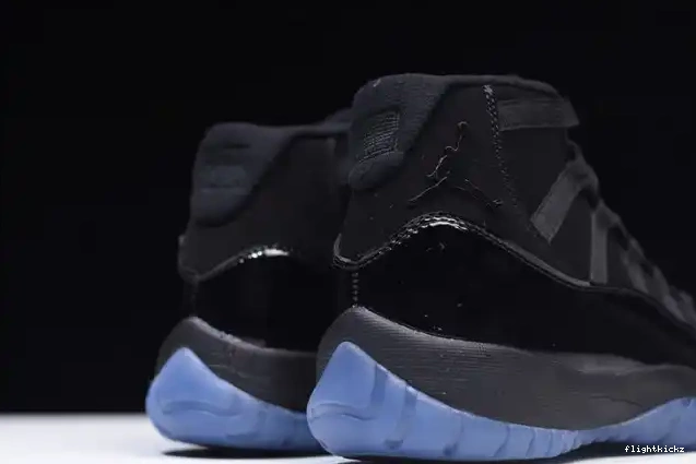 black 11 Cap Gown Jordan and Air 378037-005 0606